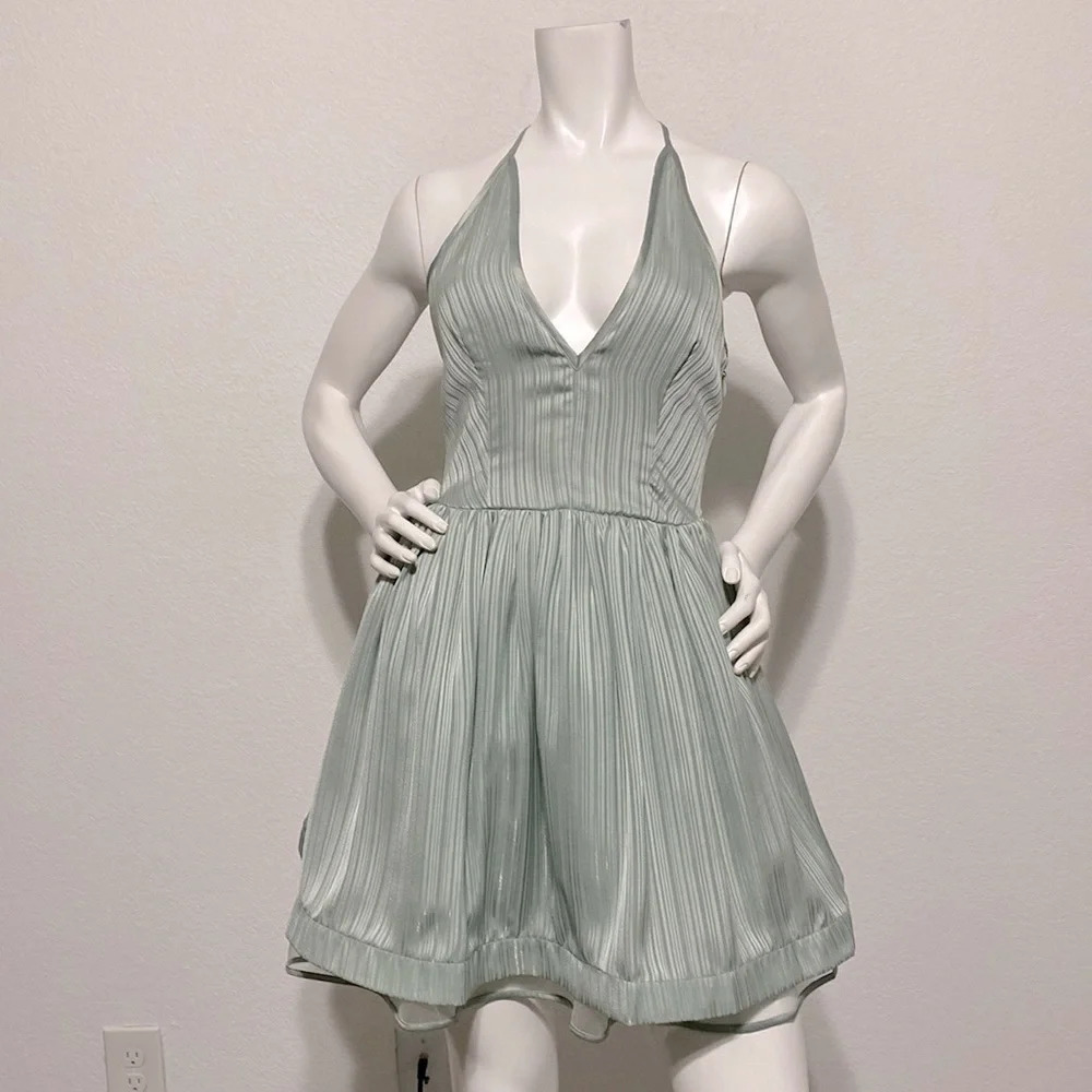 Bebe NWT Mint Green Dress - Picture 2 of 12